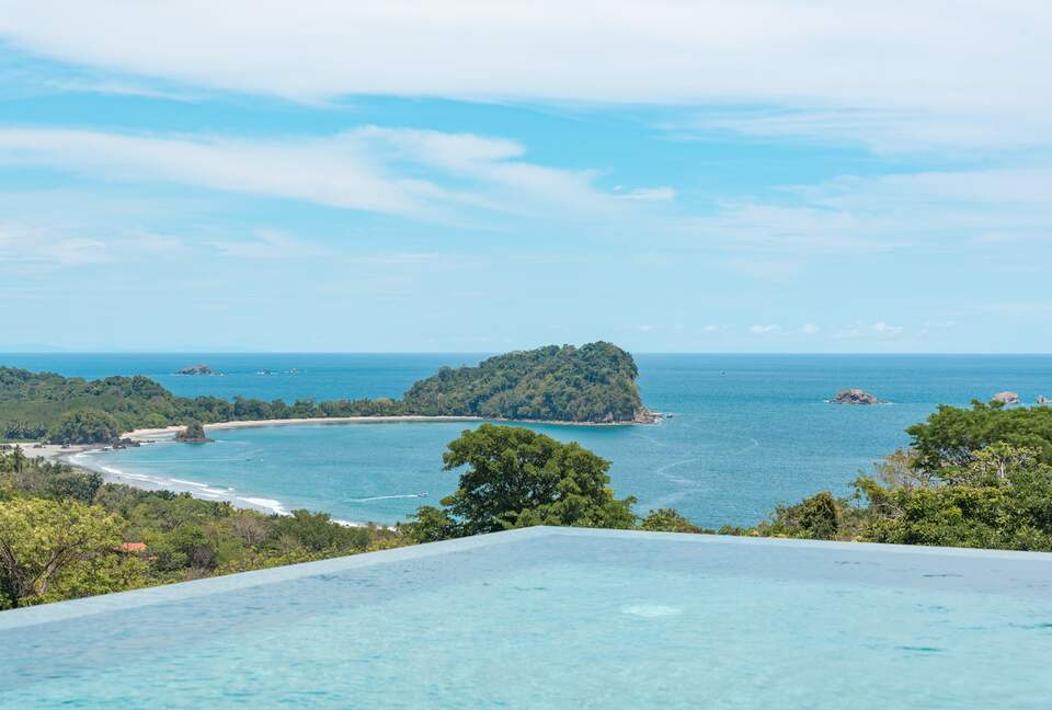 The Villa | Sleep Up to 34 | Modern Villa Built in 2020 - Manuel Antonio, Costa Rica