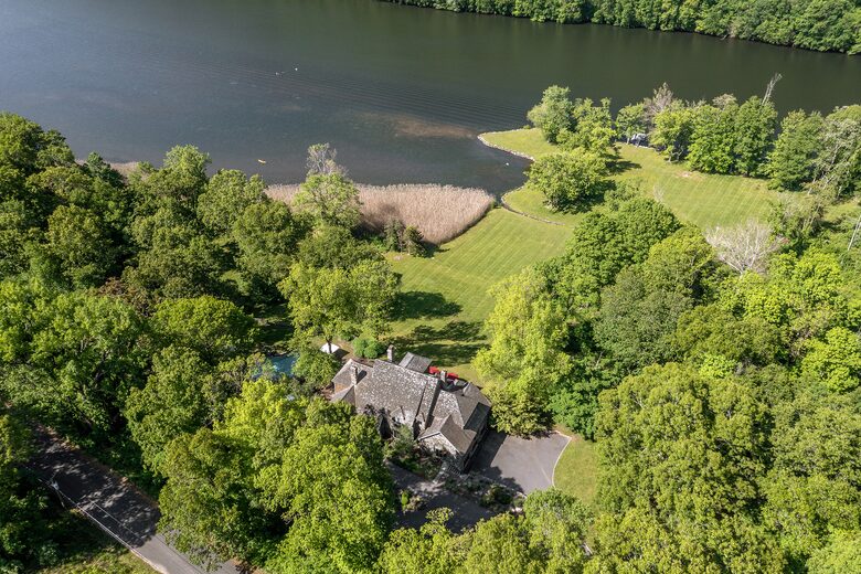 Gorgeous Lake House | 7 Bedrooms | Private Pool - Bridgewater, Connecticut