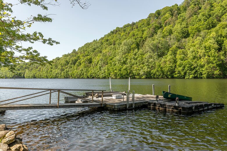 Gorgeous Lake House | 7 Bedrooms | Private Pool - Bridgewater, Connecticut