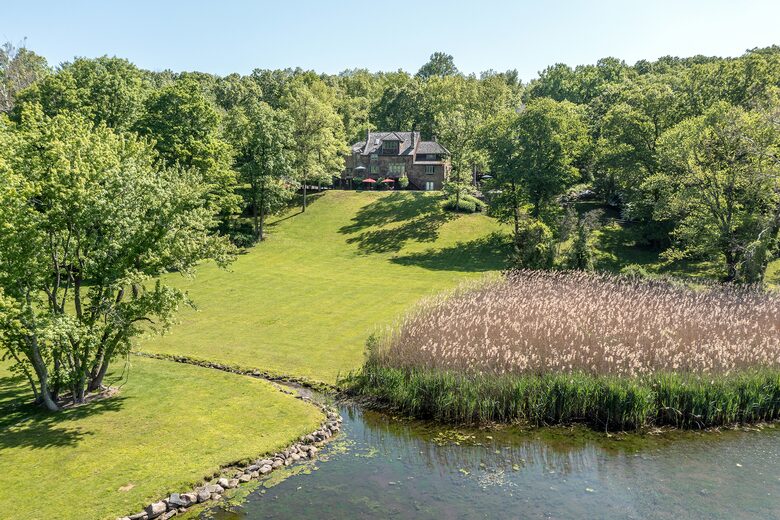 Gorgeous Lake House | 7 Bedrooms | Private Pool - Bridgewater, Connecticut