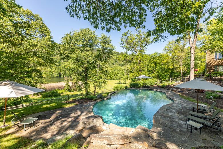 Gorgeous Lake House | 7 Bedrooms | Private Pool - Bridgewater, Connecticut