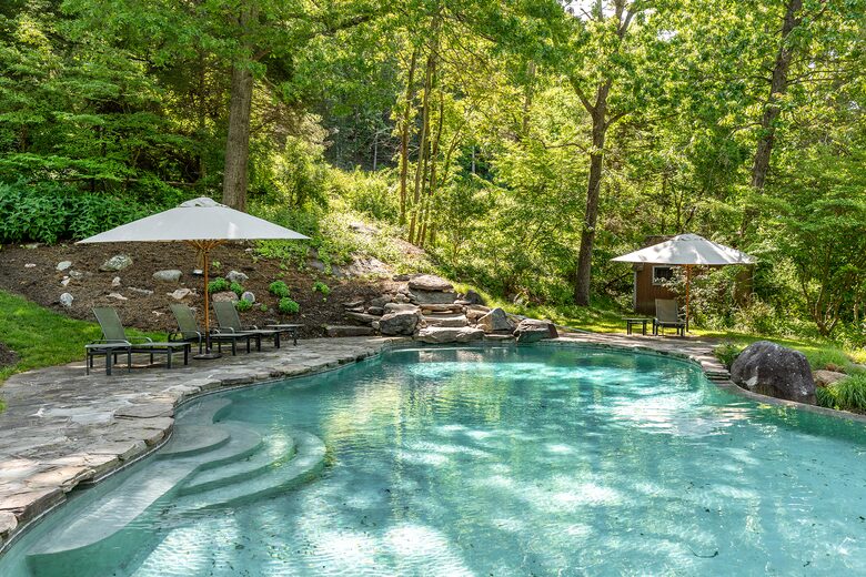 Gorgeous Lake House | 7 Bedrooms | Private Pool - Bridgewater, Connecticut