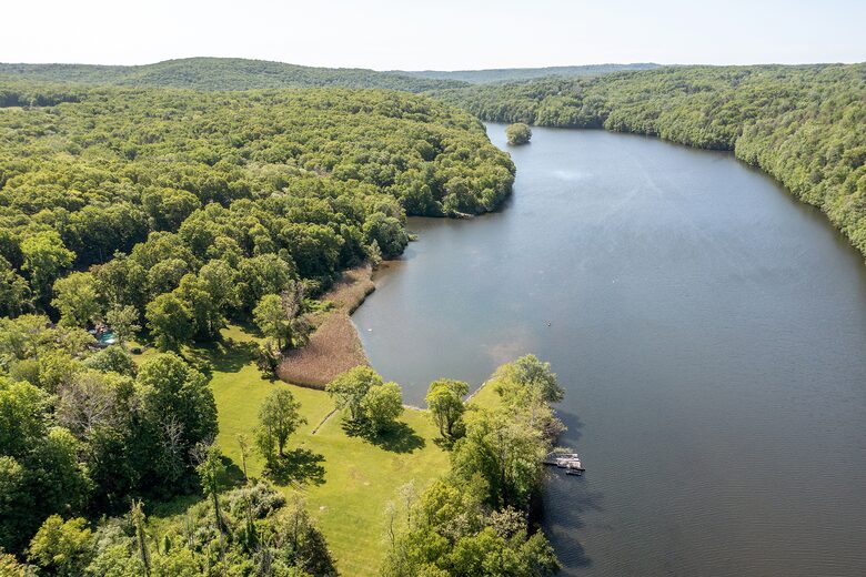 Gorgeous Lake House | 7 Bedrooms | Private Pool - Bridgewater, Connecticut