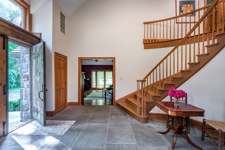 Gorgeous Lake House | 7 Bedrooms | Private Pool - Bridgewater, Connecticut