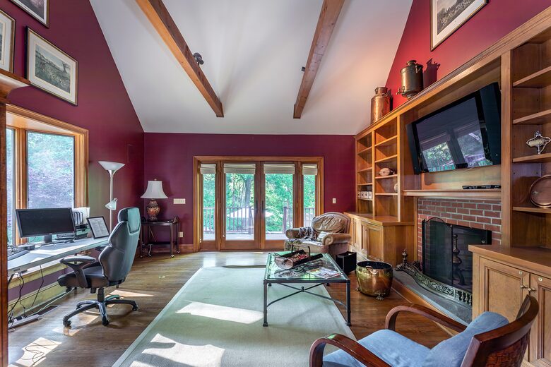 Gorgeous Lake House | 7 Bedrooms | Private Pool - Bridgewater, Connecticut