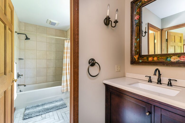 Gorgeous Lake House | 7 Bedrooms | Private Pool - Bridgewater, Connecticut