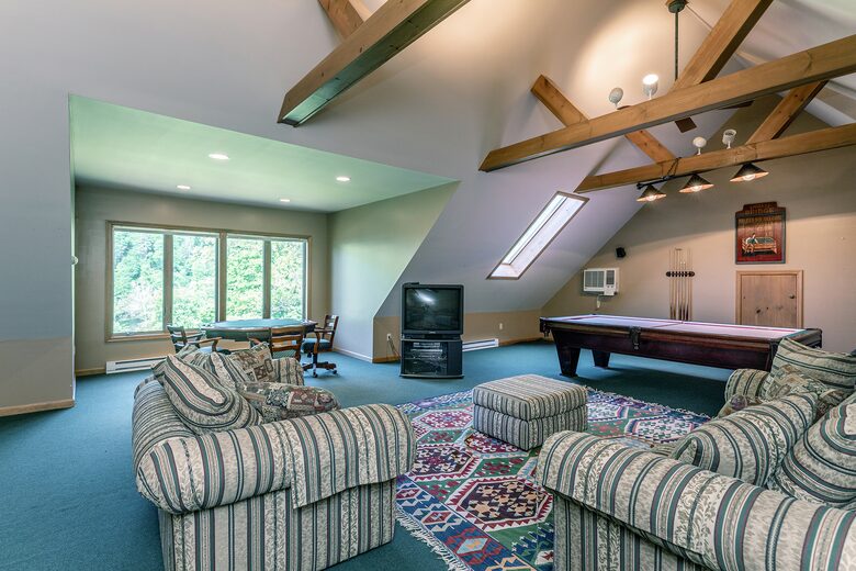 Gorgeous Lake House | 7 Bedrooms | Private Pool - Bridgewater, Connecticut