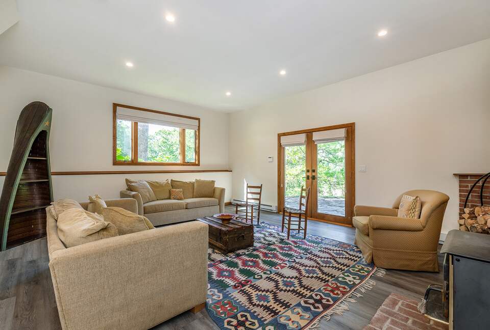 Gorgeous Lake House | 7 Bedrooms | Private Pool - Bridgewater, Connecticut