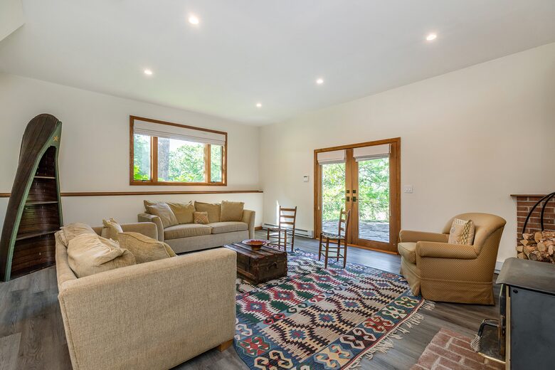 Gorgeous Lake House | 7 Bedrooms | Private Pool - Bridgewater, Connecticut