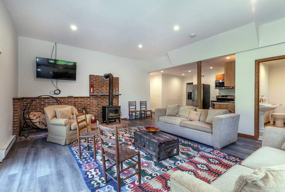 Gorgeous Lake House | 7 Bedrooms | Private Pool - Bridgewater, Connecticut