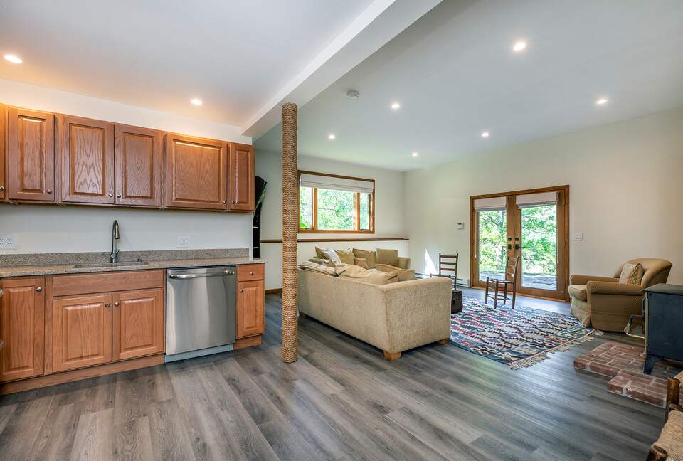 Gorgeous Lake House | 7 Bedrooms | Private Pool - Bridgewater, Connecticut