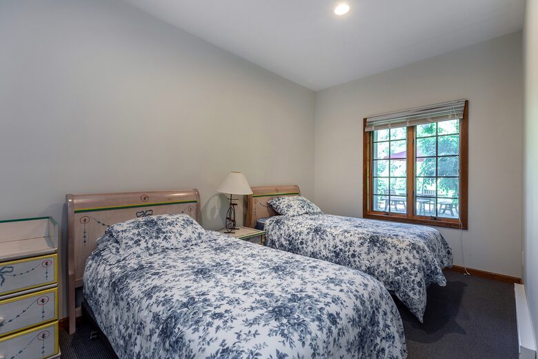 Gorgeous Lake House | 7 Bedrooms | Private Pool - Bridgewater, Connecticut