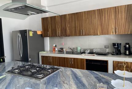 Modern Getaway with a Pool + Jacuzzi - Playa del Carmen, Mexico
