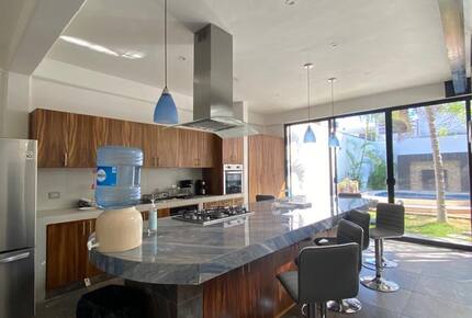 Modern Getaway with a Pool + Jacuzzi - Playa del Carmen, Mexico