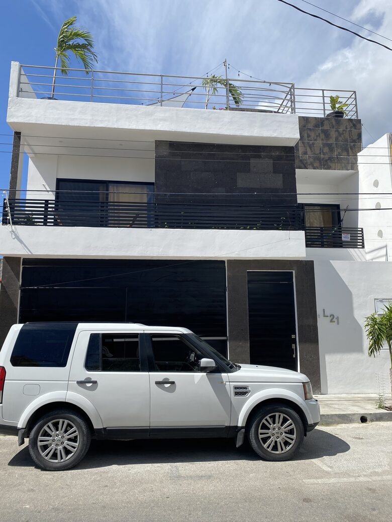 Modern Getaway with a Pool + Jacuzzi - Playa del Carmen, Mexico