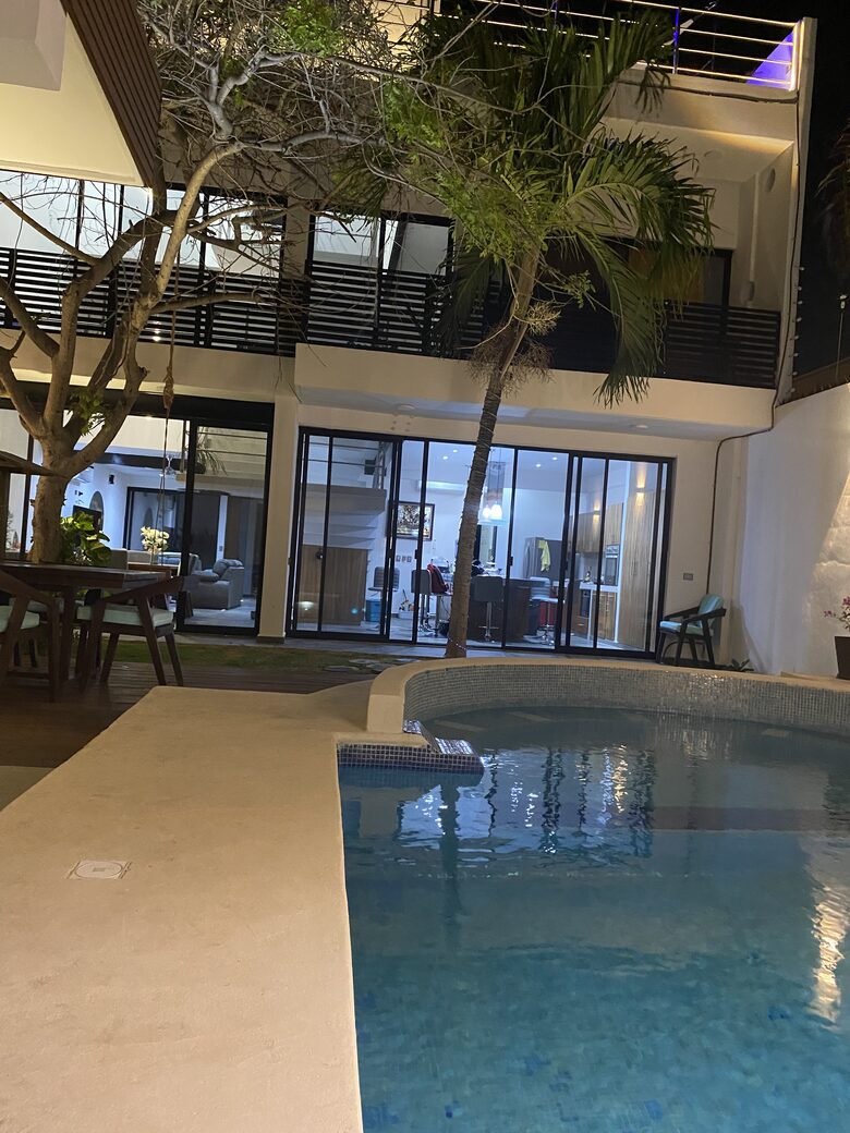 Modern Getaway with a Pool + Jacuzzi - Playa del Carmen, Mexico
