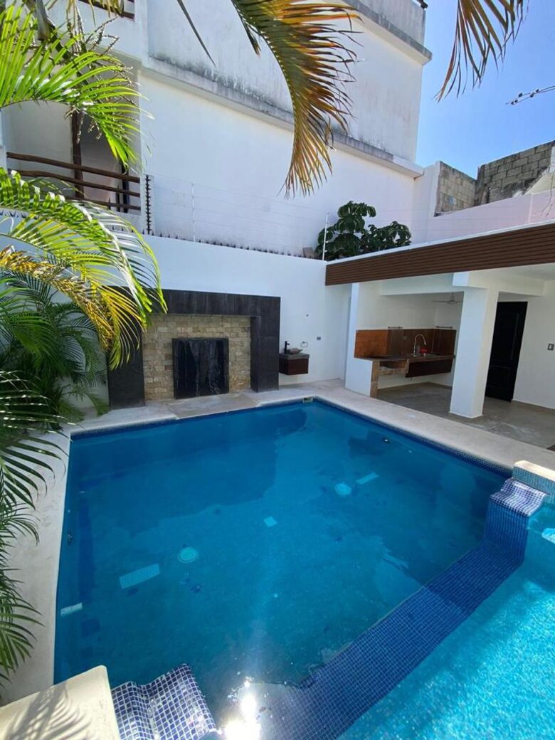 Modern Getaway with a Pool + Jacuzzi - Playa del Carmen, Mexico