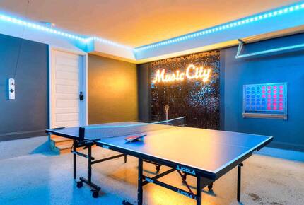 Premium Gulch Home - 10 Beds - Skyline Views! - Nashville, Tennessee