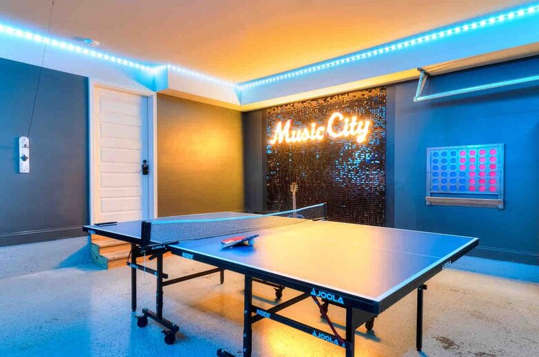 Premium Gulch Home - 10 Beds - Skyline Views! - Nashville, Tennessee