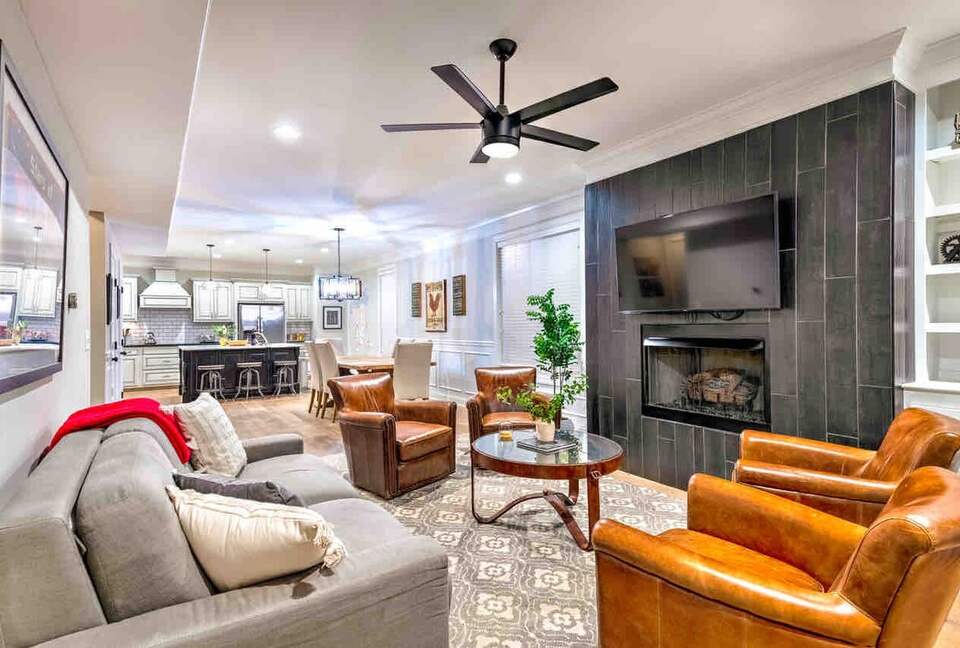 Premium Gulch Home - 10 Beds - Skyline Views! - Nashville, Tennessee