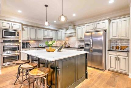 Premium Gulch Home - 10 Beds - Skyline Views! - Nashville, Tennessee