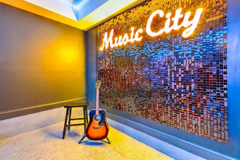 Premium Gulch Home - 10 Beds - Skyline Views! - Nashville, Tennessee