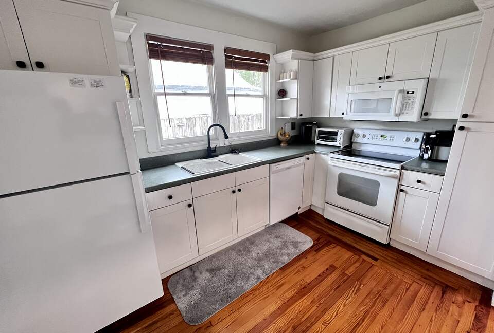 Craftsman Bungalow in Historic Kenwood - 3 Blocks to Central Ave! - St. Petersburg, Florida