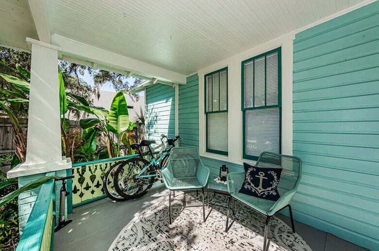 Quaint Bungalow just off Main Street - Dunedin, Florida
