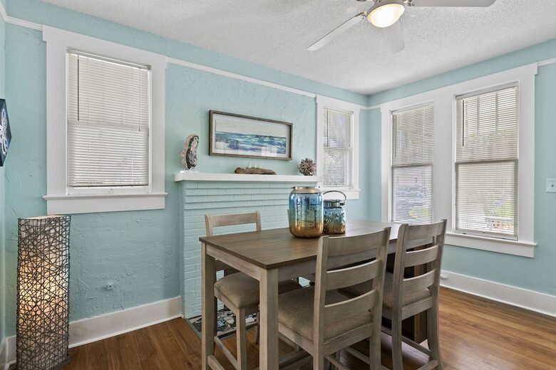 Quaint Bungalow just off Main Street - Dunedin, Florida