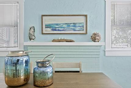 Quaint Bungalow just off Main Street - Dunedin, Florida