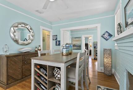 Quaint Bungalow just off Main Street - Dunedin, Florida