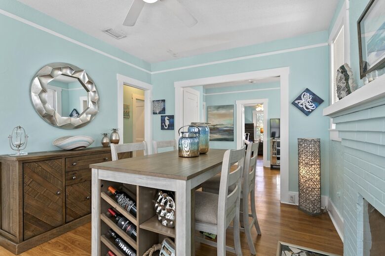 Quaint Bungalow just off Main Street - Dunedin, Florida