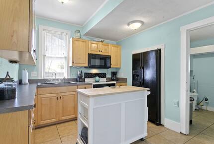 Quaint Bungalow just off Main Street - Dunedin, Florida