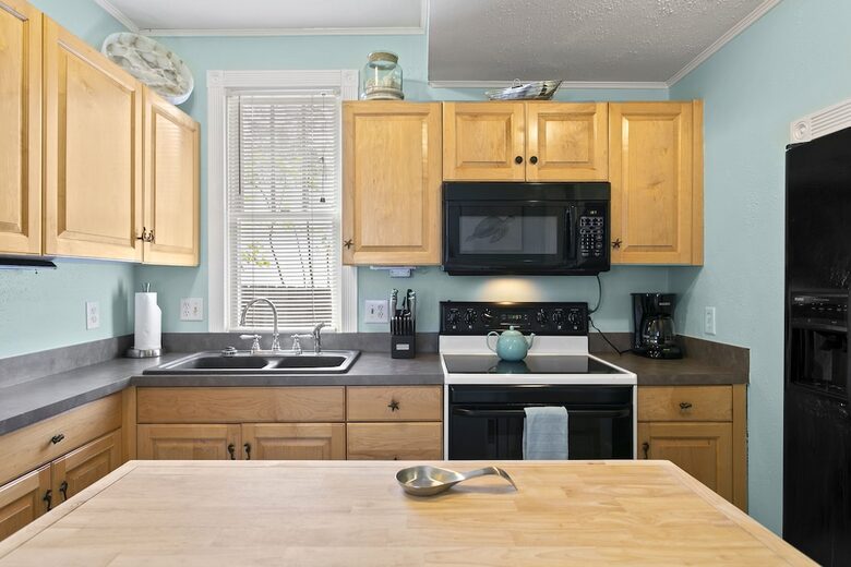 Quaint Bungalow just off Main Street - Dunedin, Florida