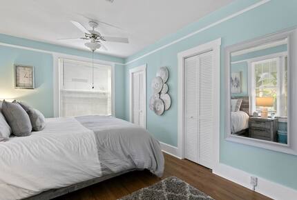 Quaint Bungalow just off Main Street - Dunedin, Florida