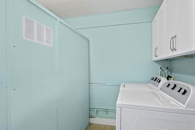 Quaint Bungalow just off Main Street - Dunedin, Florida