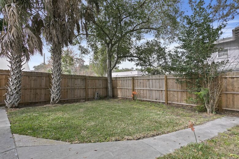 Quaint Bungalow just off Main Street - Dunedin, Florida