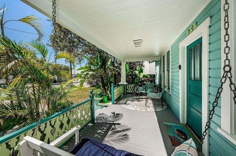 Quaint Bungalow just off Main Street - Dunedin, Florida