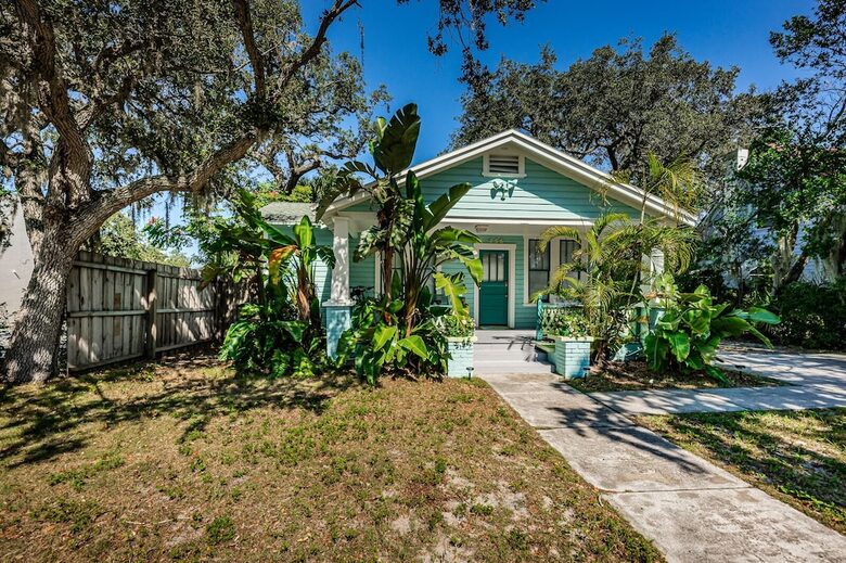 Quaint Bungalow just off Main Street - Dunedin, Florida