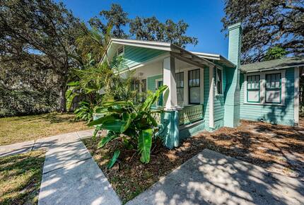 Quaint Bungalow just off Main Street - Dunedin, Florida