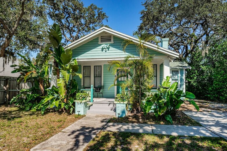 Quaint Bungalow just off Main Street - Dunedin, Florida