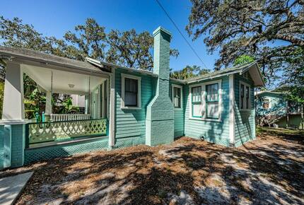 Quaint Bungalow just off Main Street - Dunedin, Florida