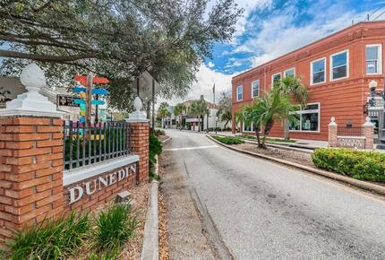 Quaint Bungalow just off Main Street - Dunedin, Florida