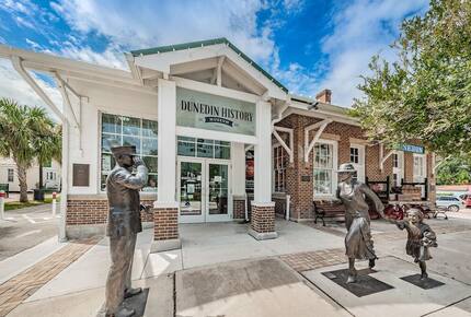 Quaint Bungalow just off Main Street - Dunedin, Florida