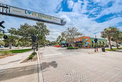 Quaint Bungalow just off Main Street - Dunedin, Florida