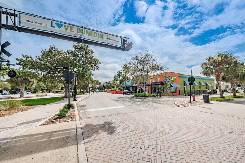 Quaint Bungalow just off Main Street - Dunedin, Florida