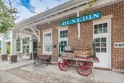 Quaint Bungalow just off Main Street - Dunedin, Florida