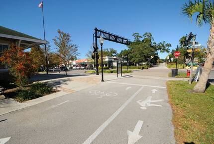 Quaint Bungalow just off Main Street - Dunedin, Florida