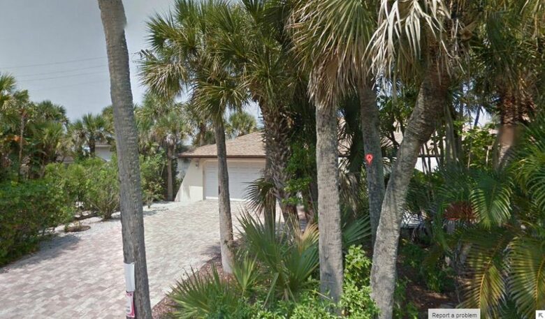 Idyllic Beachfront in Unique Casey Key - Osprey, Florida