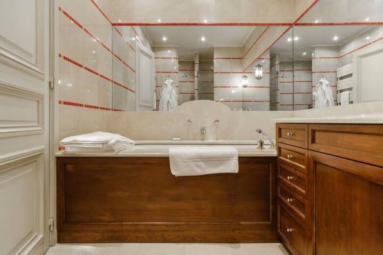 Luxury Central Paris (R) - Paris, France